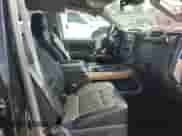 2018 Chevrolet Silverado 1500 LTZ z VIN 1GCVKSEC0JZ146829, wystawiony jako Copart lot #61158095 z przebiegiem 115 441 mil mil oraz Szkoda całkowita • Salvage title. Historia ofert i sprzedaży dostępna na DreamBid. Obrazek 7.