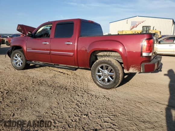 2013 GMC Sierra 1500 Denali with VIN 3GTP1XE23DG172085, listed as a Copart auction lot 53076985 with 182,920 mi miles and Salvage title. Bid and sale history available at DreamBid. Image 2.