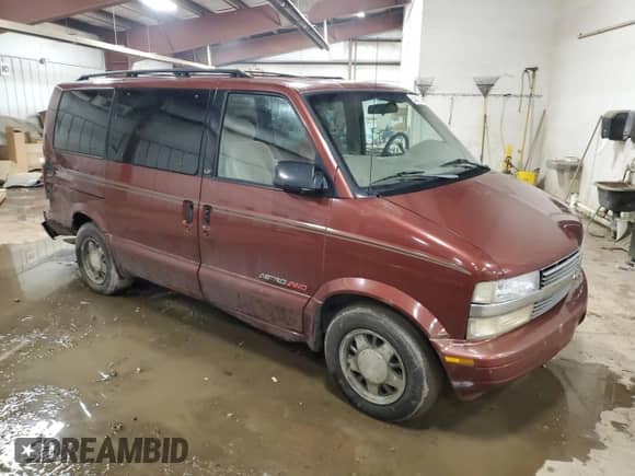 1998 Chevrolet Astro with VIN 1GNEL19W4WB154368, listed as a Copart auction lot 84910114 with 197,896 mi miles and Clean title. Bid and sale history available at DreamBid. Image 4.