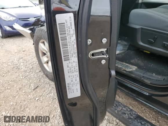 2016 Ram 1500 Big Horn с VIN 1C6RR7GT5GS372669, выставлен на аукционе Copart как лот 85311025 с пробегом 142 957 миль миль и Списание • Salvage title. История ставок и продаж доступна на DreamBid. Изображение 13.