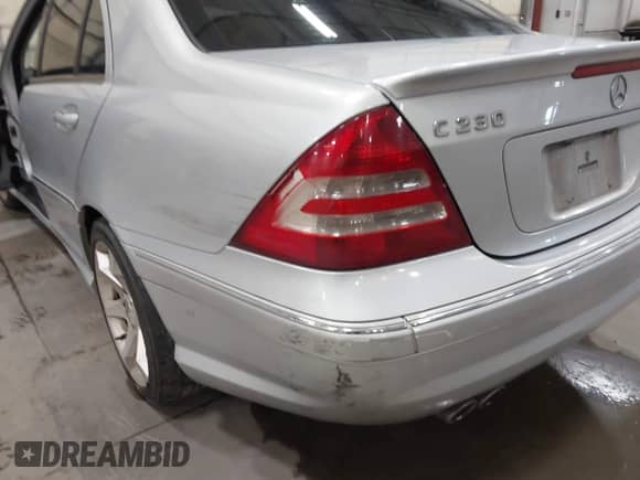 2007 Mercedes-Benz C 230 Sport with VIN WDBRF52H67F859122, listed as a IAAI auction lot 42916389 with 157,115 mi miles and . Bid and sale history available at DreamBid. Image 19.