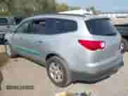 2009 Chevrolet Traverse 1LT z VIN 1GNEV23D19S135613, wystawiony jako IAAI lot #43244861 z przebiegiem 227 809 mil mil oraz . Historia ofert i sprzedaży dostępna na DreamBid. Obrazek 3.