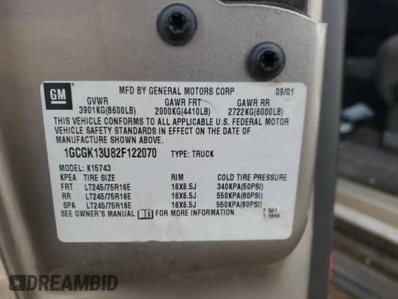 2002 Chevrolet Silverado 1500HD LS z VIN 1GCGK13U82F122070, wystawiony jako Copart lot #83078544 z przebiegiem 383 191 mil mil oraz Szkoda całkowita • Salvage title. Historia ofert i sprzedaży dostępna na DreamBid. Obrazek 13.