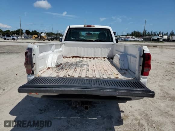 2004 Chevrolet Silverado 1500 Work Truck with VIN 1GCEC14Z34Z285743, listed as a Copart auction lot 70300965 with 229,174 mi miles and Clean title. Bid and sale history available at DreamBid. Image 6.