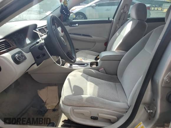2008 Chevrolet Impala LS z VIN 2G1WB55K089207350, wystawiony jako Copart lot #63740185 z przebiegiem 194 180 mil mil oraz Szkoda całkowita • Salvage title. Historia ofert i sprzedaży dostępna na DreamBid. Obrazek 7.