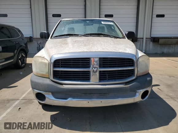 2006 Dodge 1500 ST z VIN 1D7HA16K76J208710, wystawiony jako Copart lot #66862915 z przebiegiem 163 238 mil mil oraz Czysty tytuł • Clean title. Historia ofert i sprzedaży dostępna na DreamBid. Obrazek 5.