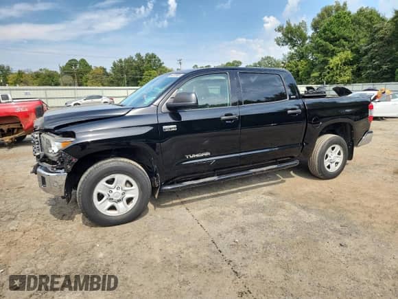 2020 Toyota Tundra SR5 with VIN 5TFEY5F12LX267034, listed as a Copart auction lot 84702905 with 37,338 mi miles and Salvage title. Bid and sale history available at DreamBid. Image 1.