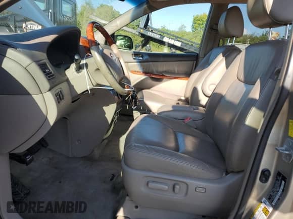 2010 Toyota Sienna XLE с VIN 5TDDK4CC0AS032776, выставлен на аукционе Copart как лот 70566325 с пробегом 174 831 миль миль и Чистый • Clean title. История ставок и продаж доступна на DreamBid. Изображение 7.