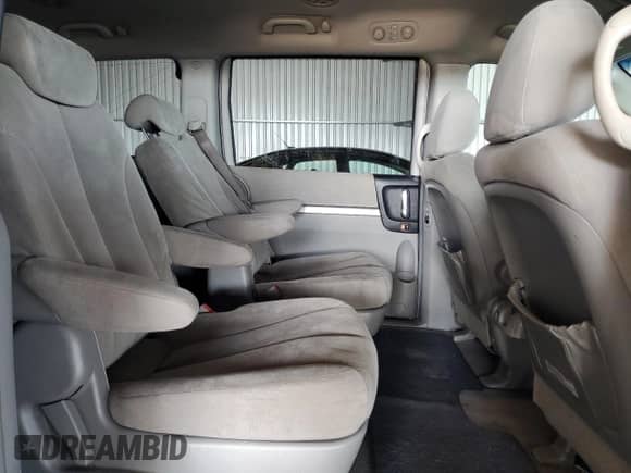 2007 Hyundai Entourage GLS с VIN KNDMC233076025532, выставлен на аукционе Copart как лот 70547815 с пробегом 215 081 миль миль и Списание • Salvage title. История ставок и продаж доступна на DreamBid. Изображение 11.