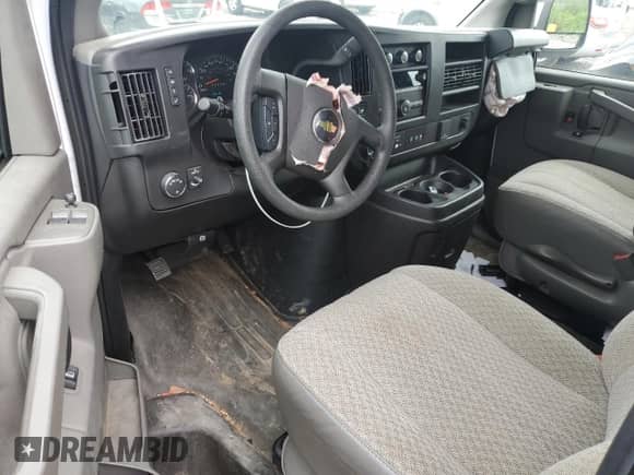2024 Chevrolet Express Cargo с VIN 1GCWGAF79R1103764, выставлен на аукционе Copart как лот 57837425 с пробегом 24 563 миль миль и Списание • Salvage title. История ставок и продаж доступна на DreamBid. Изображение 8.