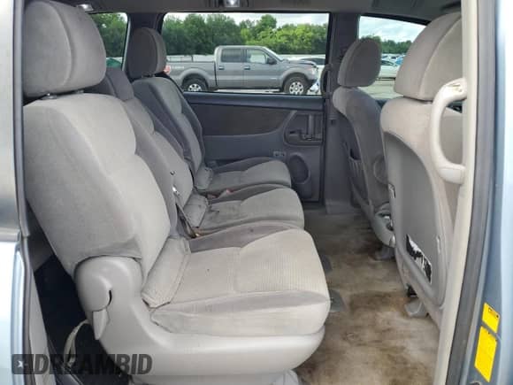 2009 Toyota Sienna LE z VIN 5TDZK23C49S244084, wystawiony jako Copart lot #58256225 z przebiegiem 303 261 mil mil oraz Szkoda całkowita • Salvage title. Historia ofert i sprzedaży dostępna na DreamBid. Obrazek 11.