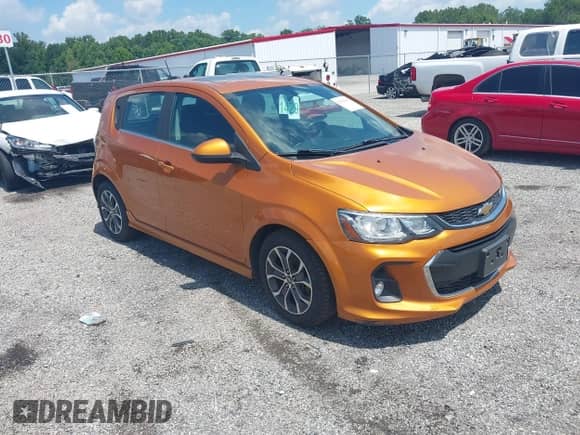 2017 Chevrolet Sonic LT с VIN 1G1JD6SB5H4125096, выставлен на аукционе IAAI как лот 42783425 с пробегом 181 884 миль миль и . История ставок и продаж доступна на DreamBid. Изображение 1.