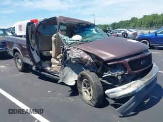 2001 Ford F-150 XL с VIN 1FTRX17L21NA41582, выставлен на аукционе IAAI как лот 42901551 с пробегом Не указан миль и . История ставок и продаж доступна на DreamBid. Изображение 1.