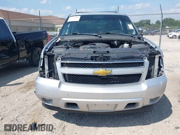 2013 Chevrolet Tahoe LS z VIN 1GNSCAE08DR153829, wystawiony jako IAAI lot #42742266 z przebiegiem 216 821 mil mil oraz . Historia ofert i sprzedaży dostępna na DreamBid. Obrazek 6.