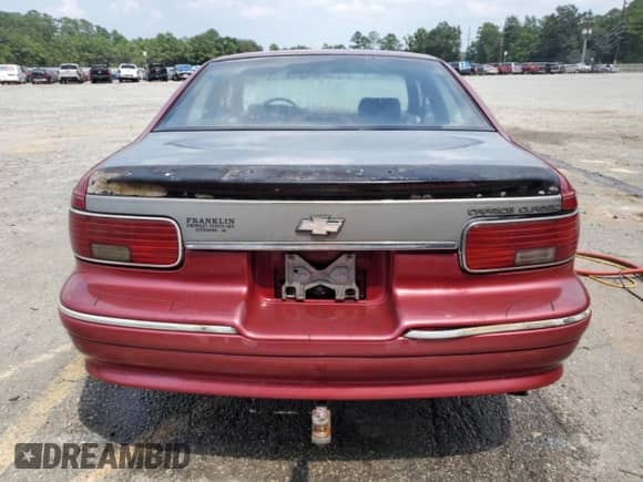 1995 Chevrolet Caprice z VIN 1G1BL52W0SR107250, wystawiony jako Copart lot #66745644 z przebiegiem 82 423 mil mil oraz Szkoda całkowita • Salvage title. Historia ofert i sprzedaży dostępna na DreamBid. Obrazek 6.