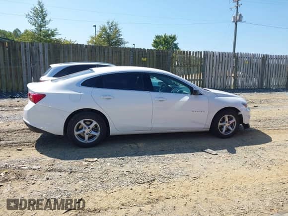 2018 Chevrolet Malibu LS z VIN 1G1ZB5ST5JF184350, wystawiony jako IAAI lot #43258357 z przebiegiem 143 440 mil mil oraz . Historia ofert i sprzedaży dostępna na DreamBid. Obrazek 13.