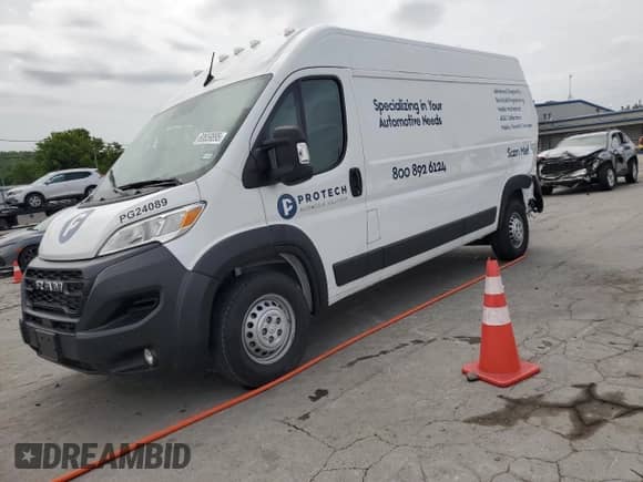 2024 Ram ProMaster Cargo Tradesman z VIN 3C6LRVDG2RE102161, wystawiony jako Copart lot #60659895 z przebiegiem 32 041 mil mil oraz Szkoda całkowita • Salvage title. Historia ofert i sprzedaży dostępna na DreamBid. Obrazek 1.