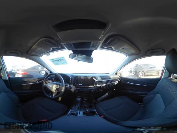 2025 Toyota Camry SE with VIN 4T1DAACK8SU020554, listed as a IAAI auction lot 43246840 with 8,966 mi miles and . Bid and sale history available at DreamBid. Image 18.