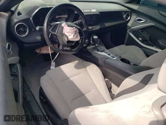 2017 Chevrolet Camaro 1LT z VIN 1G1FB3DX0H0150014, wystawiony jako Copart lot #57067995 z przebiegiem 39 725 mil mil oraz Szkoda całkowita • Salvage title. Historia ofert i sprzedaży dostępna na DreamBid. Obrazek 8.