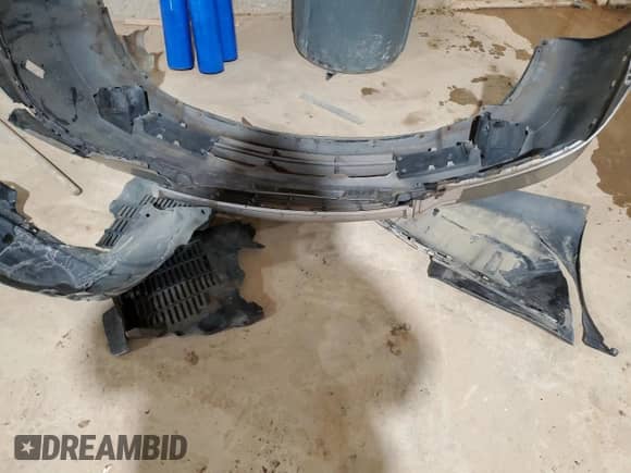 2006 Hyundai Azera SE z VIN KMHFC46F86A128070, wystawiony jako Copart lot #88057915 z przebiegiem Nie podano mil oraz Szkoda całkowita • Salvage title. Historia ofert i sprzedaży dostępna na DreamBid. Obrazek 12.