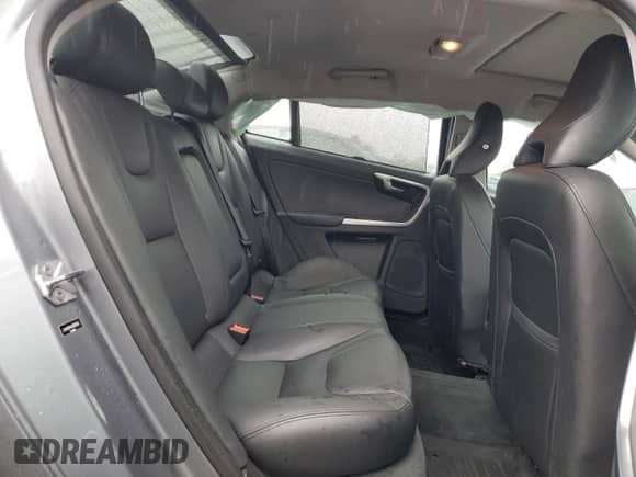 2018 Volvo S60 Inscription z VIN LYV402TK4JB168450, wystawiony jako Copart lot #81232564 z przebiegiem 66 078 mil mil oraz Szkoda całkowita • Salvage title. Historia ofert i sprzedaży dostępna na DreamBid. Obrazek 10.