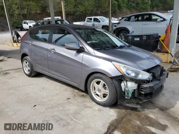 2015 Hyundai Accent GS z VIN KMHCT5AE4FU231752, wystawiony jako Copart lot #81463195 z przebiegiem 109 312 mil mil oraz Szkoda całkowita • Salvage title. Historia ofert i sprzedaży dostępna na DreamBid. Obrazek 4.