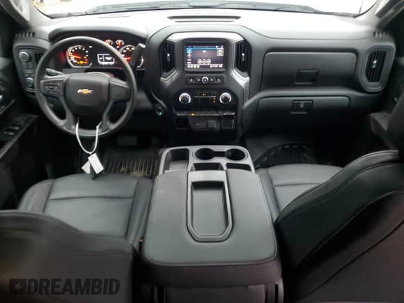 2022 Chevrolet Silverado 1500 Work Truck z VIN 1GCUDAED8NZ579510, wystawiony jako Copart lot #84368554 z przebiegiem 43 863 mil mil oraz Szkoda całkowita • Salvage title. Historia ofert i sprzedaży dostępna na DreamBid. Obrazek 8.