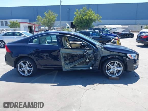 2016 Volvo S60 T5 Premier с VIN YV1612TK2G2415958, выставлен на аукционе IAAI как лот 42740502 с пробегом 72 590 миль миль и . История ставок и продаж доступна на DreamBid. Изображение 14.