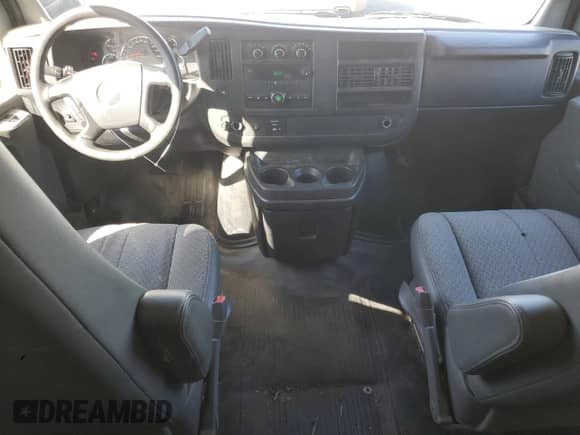 2013 Chevrolet Express Cargo z VIN 1GCWGFCA8D1147650, wystawiony jako Copart lot #89430645 z przebiegiem 206 137 mil mil oraz Szkoda całkowita • Salvage title. Historia ofert i sprzedaży dostępna na DreamBid. Obrazek 8.