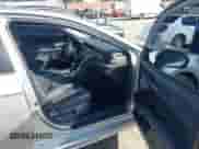 2019 Toyota Camry SE z VIN 4T1B11HK0KU271598, wystawiony jako IAAI lot #43243266 z przebiegiem 113 881 mil mil oraz . Historia ofert i sprzedaży dostępna na DreamBid. Obrazek 5.