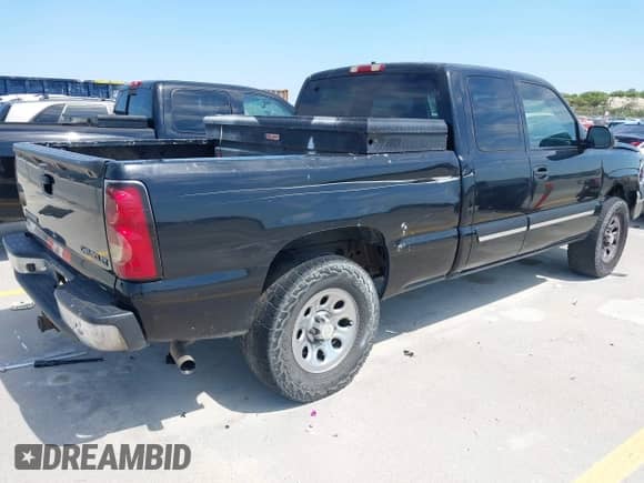 2005 Chevrolet Silverado 1500 Z71 с VIN 1GCEK19Z85Z118565, выставлен на аукционе IAAI как лот 43024034 с пробегом Не указан миль и . История ставок и продаж доступна на DreamBid. Изображение 4.