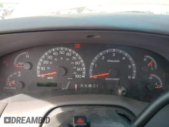 2003 Ford F-150 XL z VIN 1FTRF18W53NA99930, wystawiony jako Copart lot #49046965 z przebiegiem 139 433 mil mil oraz Szkoda całkowita • Salvage title. Historia ofert i sprzedaży dostępna na DreamBid. Obrazek 9.