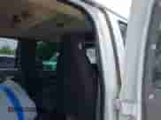 2008 Chevrolet Express Passenger z VIN 1GAHG35K481188451, wystawiony jako IAAI lot #42494360 z przebiegiem 285 303 mil mil oraz . Historia ofert i sprzedaży dostępna na DreamBid. Obrazek 8.