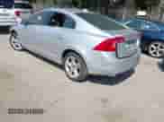 2015 Volvo S60 T5 Premier с VIN YV1612TK6F2332564, выставлен на аукционе IAAI как лот 42739872 с пробегом Не указан миль и . История ставок и продаж доступна на DreamBid. Изображение 3.