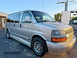 2005 Chevrolet Express Cargo YF7 Upfitter z VIN 1GBFG15T151225130, wystawiony jako Copart lot #90625025 z przebiegiem 205 355 mil mil oraz Czysty tytuł • Clean title. Historia ofert i sprzedaży dostępna na DreamBid. Obrazek 1.