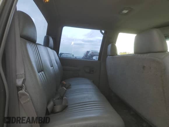 1999 Chevrolet Silverado 3500 z VIN 1GCHK33R4XF096473, wystawiony jako Copart lot #65189104 z przebiegiem 174 416 mil mil oraz Szkoda całkowita • Salvage title. Historia ofert i sprzedaży dostępna na DreamBid. Obrazek 10.
