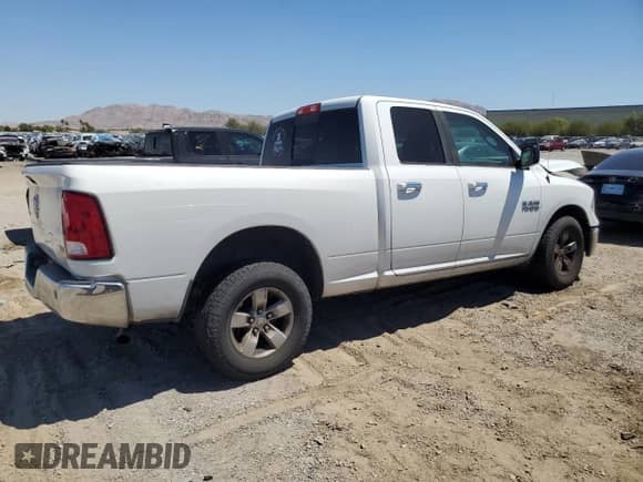 2016 Ram 1500 SLT z VIN 1C6RR6GG5GS227340, wystawiony jako Copart lot #67134575 z przebiegiem 92 982 mil mil oraz Szkoda całkowita • Salvage title. Historia ofert i sprzedaży dostępna na DreamBid. Obrazek 3.