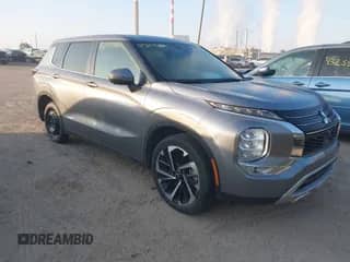2024 Mitsubishi Outlander SE z VIN JA4J3VA81RZ036781, wystawiony jako IAAI lot #43242029 z przebiegiem 41 174 mil mil oraz . Historia ofert i sprzedaży dostępna na DreamBid. Obrazek 1.