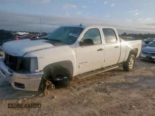 2013 Chevrolet Silverado 2500HD LT with VIN 1GC1KXCG1DF157748, listed as a Copart auction lot 82367485 with 153,381 mi miles and Salvage title. Bid and sale history available at DreamBid. Image 1.