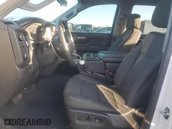 2023 Chevrolet Silverado 1500 Custom с VIN 1GCPDBEK5PZ290881, выставлен на аукционе Copart как лот 84356425 с пробегом 27 955 миль миль и Списание • Salvage title. История ставок и продаж доступна на DreamBid. Изображение 7.