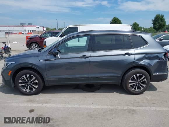 2024 Volkswagen Tiguan S with VIN 3VVRB7AX3RM161394, listed as a IAAI auction lot 42822212 with 9,839 mi miles and . Bid and sale history available at DreamBid. Image 15.