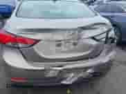 2016 Hyundai Elantra SE с VIN 5NPDH4AE3GH797921, выставлен на аукционе IAAI как лот 43338035 с пробегом 183 337 миль миль и . История ставок и продаж доступна на DreamBid. Изображение 6.
