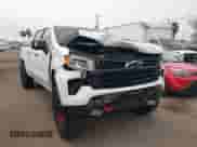 2024 Chevrolet Silverado 1500 LT Trail Boss z VIN 3GCUDFE81RG231196, wystawiony jako IAAI lot #41242013 z przebiegiem 14 747 mil mil oraz . Historia ofert i sprzedaży dostępna na DreamBid. Obrazek 1.