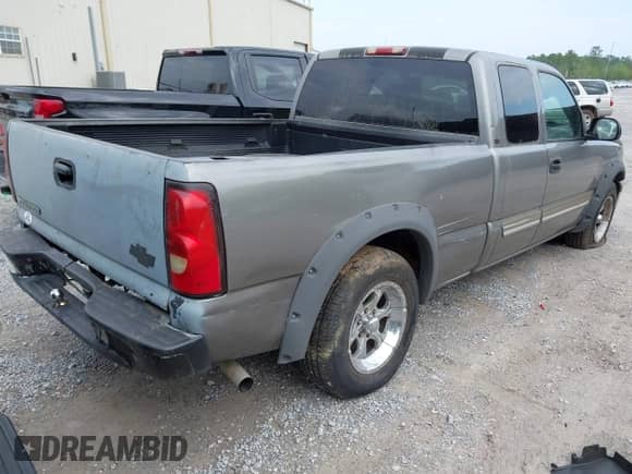 2006 Chevrolet Silverado 1500 LS с VIN 1GCEC19V06Z291136, выставлен на аукционе IAAI как лот 41938807 с пробегом Не указан миль и . История ставок и продаж доступна на DreamBid. Изображение 4.