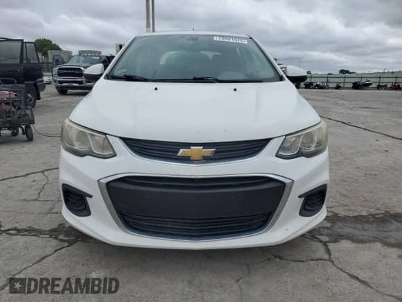 2017 Chevrolet Sonic LT z VIN 1G1JG6SH8H4161182, wystawiony jako Copart lot #70981975 z przebiegiem 129 415 mil mil oraz Czysty tytuł • Clean title. Historia ofert i sprzedaży dostępna na DreamBid. Obrazek 5.