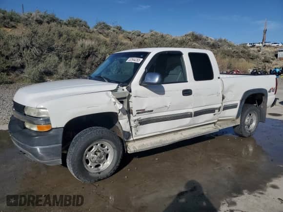 2002 Chevrolet Silverado 2500HD LT с VIN 1GCHK29112E146160, выставлен на аукционе Copart как лот 52944265 с пробегом 185 294 миль миль и Списание • Salvage title. История ставок и продаж доступна на DreamBid. Изображение 1.