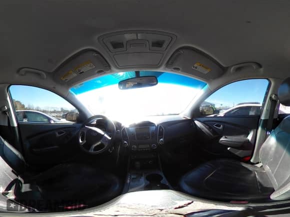 2011 Hyundai Tucson Limited с VIN KM8JU3AC8BU135057, выставлен на аукционе IAAI как лот 41455435 с пробегом 132 862 миль миль и . История ставок и продаж доступна на DreamBid. Изображение 18.