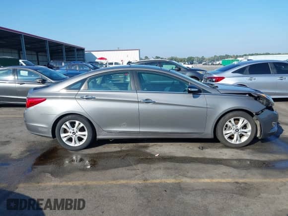 2013 Hyundai Sonata SE with VIN 5NPEC4AC6DH615349, listed as a IAAI auction lot 43245536 with 81,053 mi miles and . Bid and sale history available at DreamBid. Image 13.