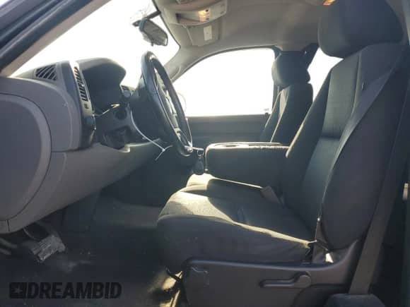 2010 Chevrolet Silverado 1500 LS z VIN 1GCSCREA0AZ258926, wystawiony jako Copart lot #74580154 z przebiegiem 206 925 mil mil oraz Nie do naprawy • Non repairable. Historia ofert i sprzedaży dostępna na DreamBid. Obrazek 7.