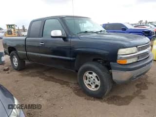 2000 Chevrolet Silverado 1500 LS z VIN 1GCEC19T8YZ329018, wystawiony jako IAAI lot #43332279 z przebiegiem 169 242 mil mil oraz . Historia ofert i sprzedaży dostępna na DreamBid. Obrazek 1.